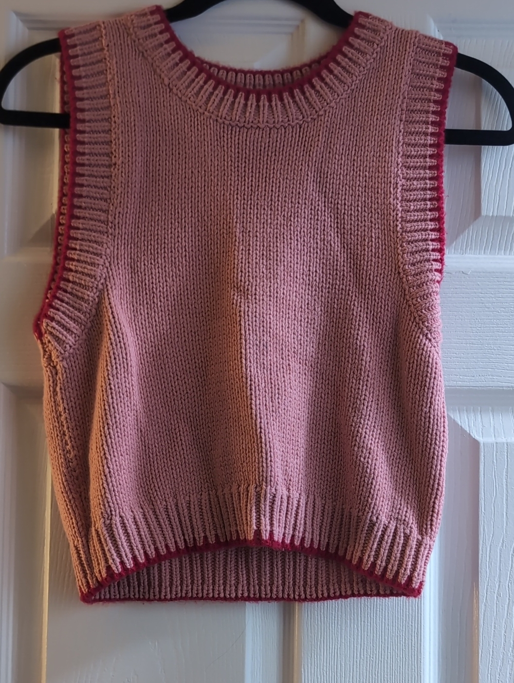 Le Lis Two-Tone Pink Sleeveless Knit Vest